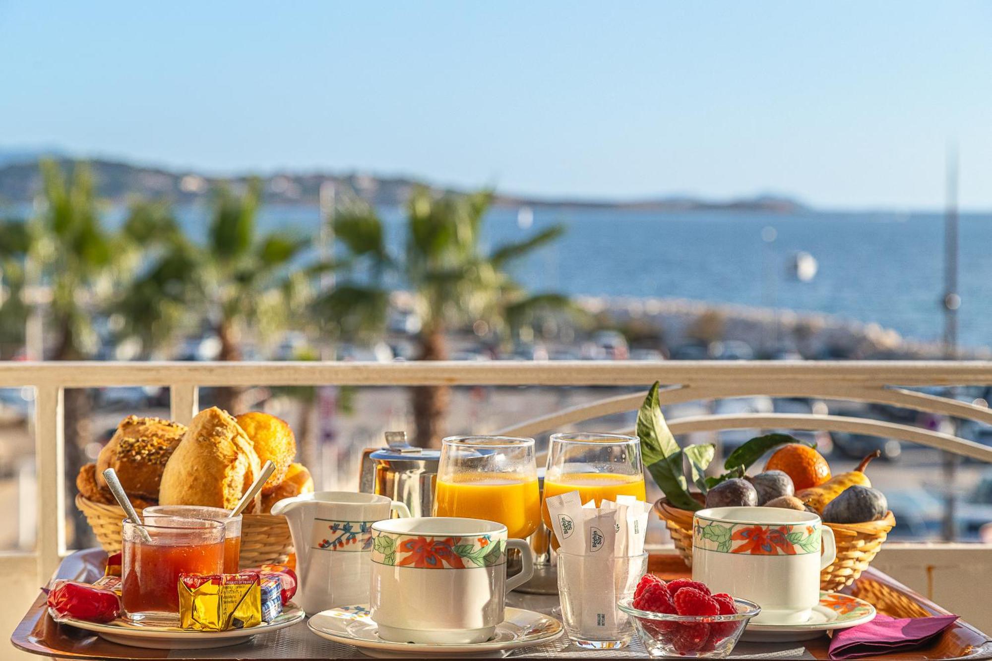 Hotel De La Baie Bandol Esterno foto